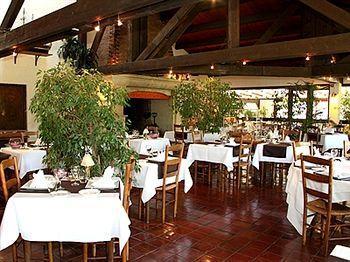 Hotel Hotel-restaurant La Belle Poule - Contact Rochefort (Charente-Maritime)